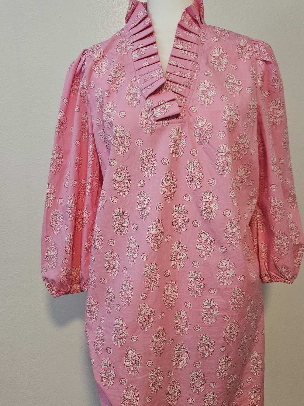 Crown & Ivy Pink White Floral Block Print Ruffle Neck Shift Dress Size L